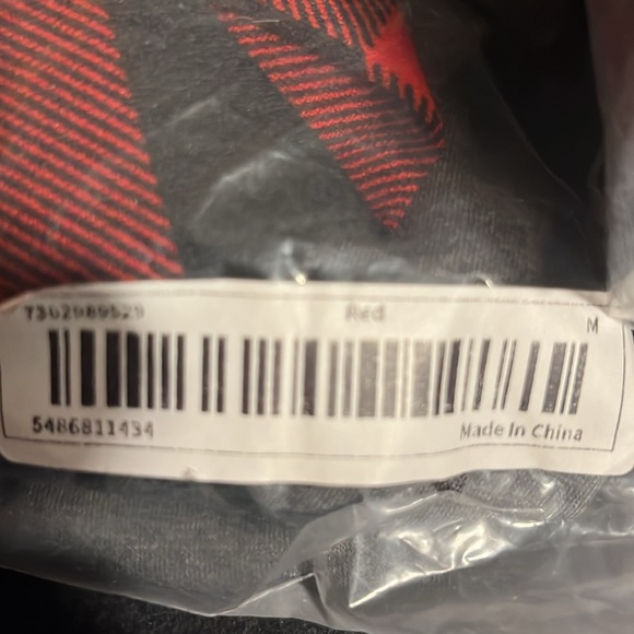 NWT Women's T-shirt  Christmas Letter Print  Round Neck Below $35 Retail - Picture 10 of 10